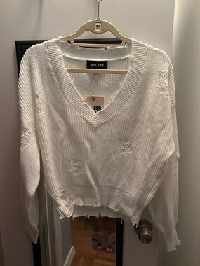 NWT SEROYA Sweater